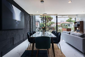 Stylish Polanco Stay Best for Groups with Workspace